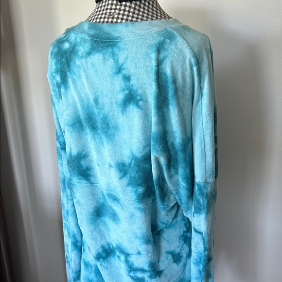 PINK Victoria's Secret Women's Blue Tie-Dye V-Neck Sweatshirt - Picture 3 of 6